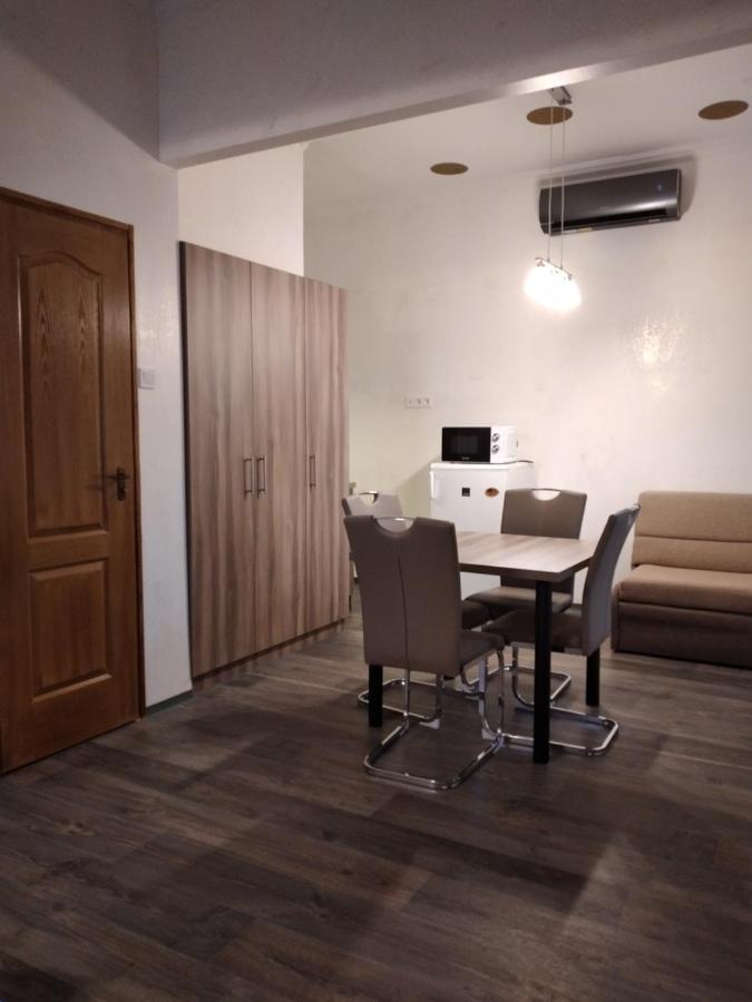 Bem Downtown Apartment Debrecen Esterno foto