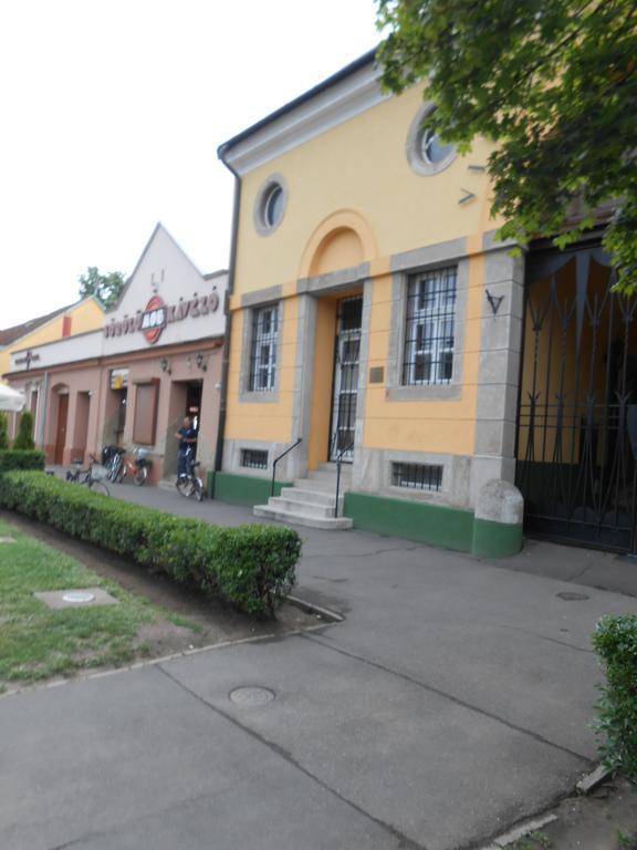 Bem Downtown Apartment Debrecen Esterno foto